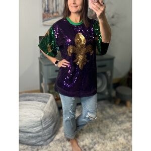 Mardi Gras Sequined Fleur de Lis Short Sleeve Parade Purple Green Gold 0923